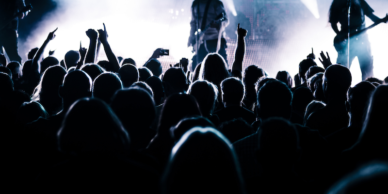 Concert-audience-cheering