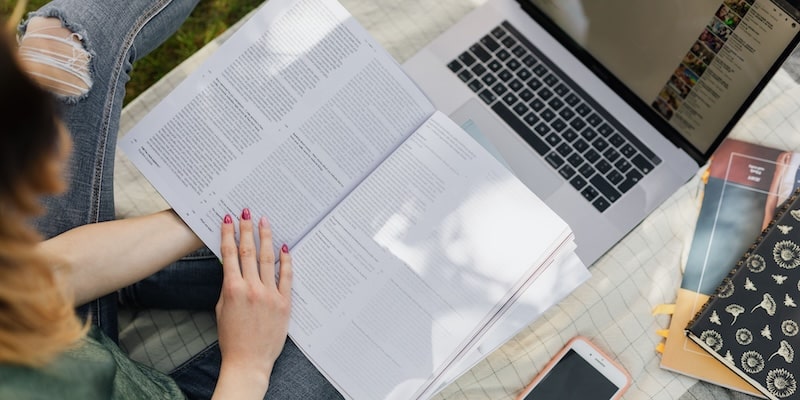 IMM GS November Blogs - Student-studying-online