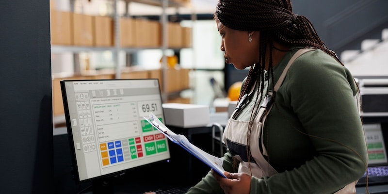 IMM GS July Blogs - Supply-chain-worker-new-technology